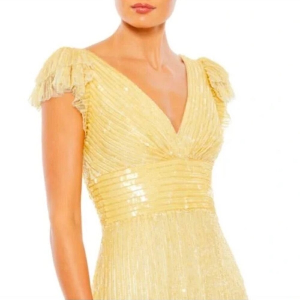 MAC DUGGAL Dress Size 10 Evening Gown Sequin Pale Yellow NEW V Neck Cap Sleeve